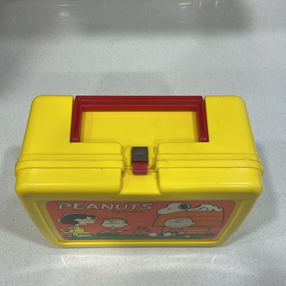 Vintage Peanuts Plastic Lunchbox - Picture 4 of 16